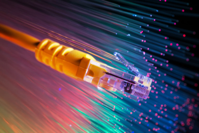 Redes de Fibra Óptica  Tudo que você precisa saber  TahTec Soluções